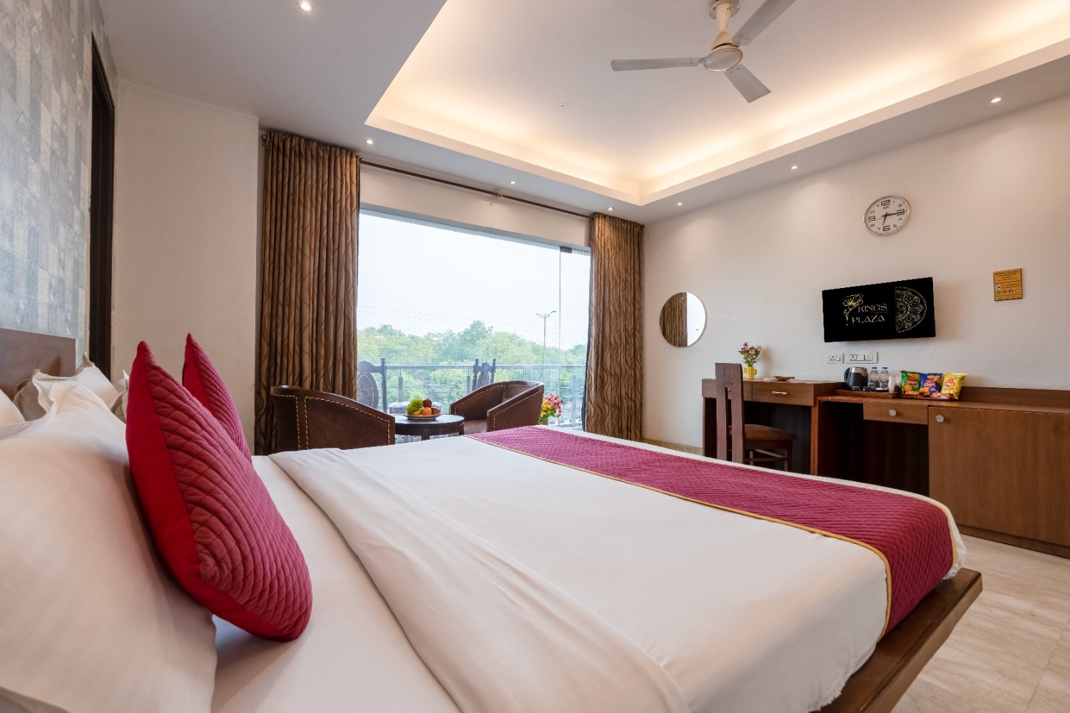 Hotels near Indraprastha Apollo Hospital in New Delhi